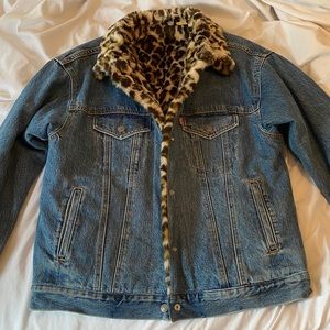 Denim Jean Jacket with Leopard Fur inside